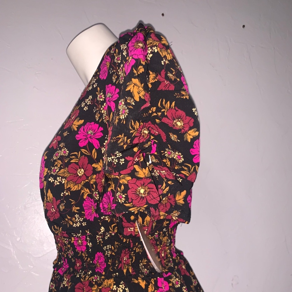 New Rabbit Rose blouse 🌸 - Picture 2 of 5